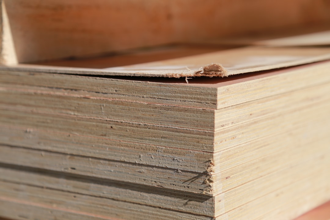 Plywood Moisture Content Guide: Testing, Standards, and Shipping Risks