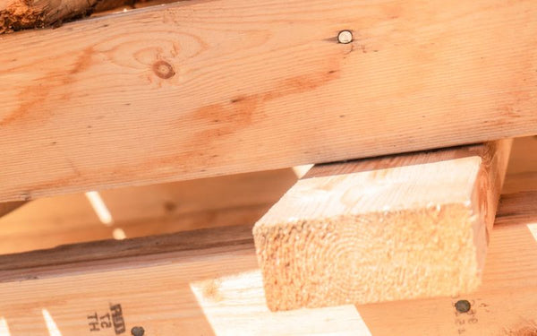 How much weight can a plywood floor hold?