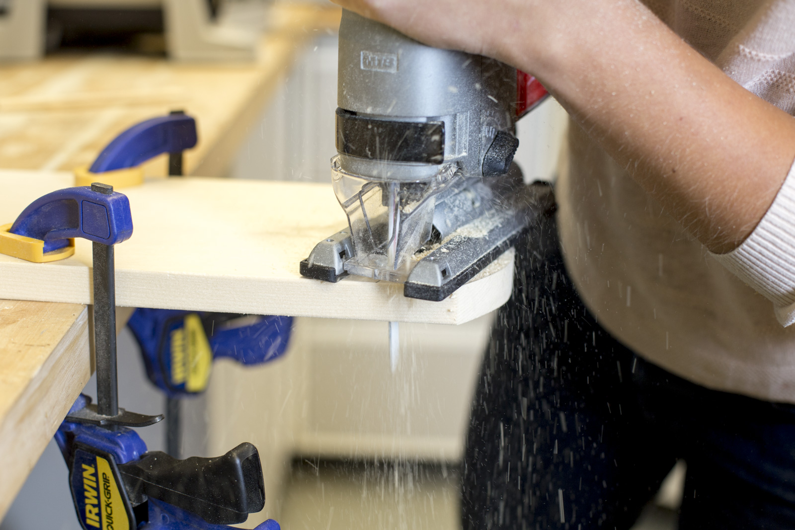 How to cut plywood with jigsaw
