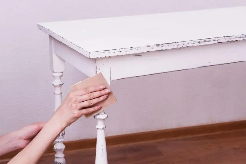 How to remove paint from wood without damaging the wood