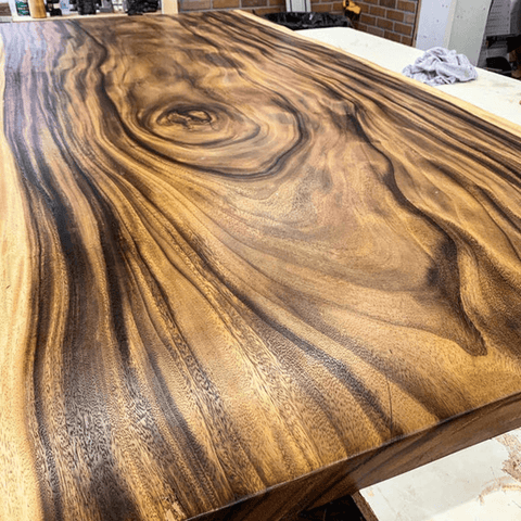 Table made of solid wood.&nbsp;